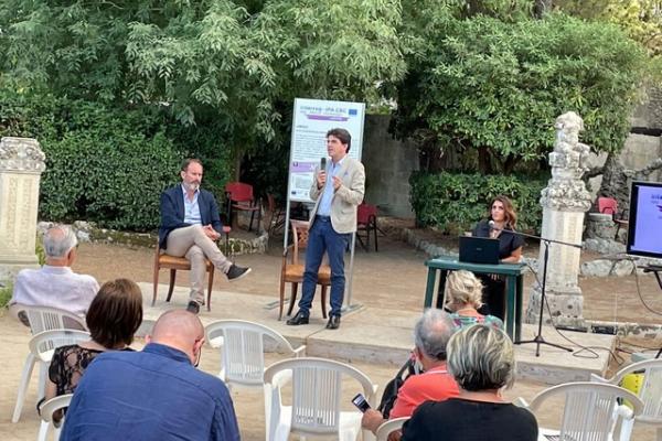 The mayor of Maglie shows the improvement for accessibility.